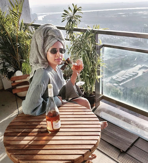 Sargun Mehta feet photo thumbnail