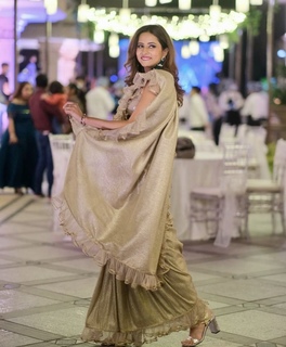 Sargun Mehta feet photo thumbnail