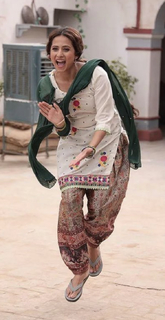 Sargun Mehta feet photo thumbnail