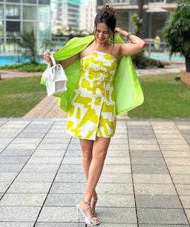 Sargun Mehta feet photo thumbnail