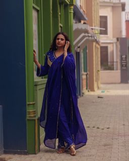 Sargun Mehta feet photo thumbnail
