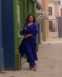 Sargun Mehta feet photo thumbnail
