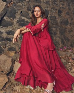 Sargun Mehta feet photo 4