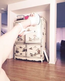 Sarina Valentina feet photo thumbnail