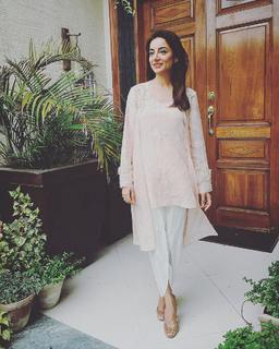 Sarwat Gilani feet photo 3