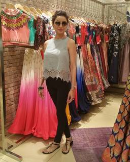 Sarwat Gilani feet photo 14