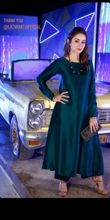 Sarwat Gilani feet photo 8
