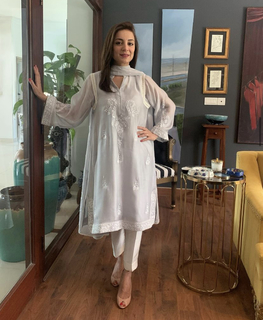 Sarwat Gilani feet photo 11