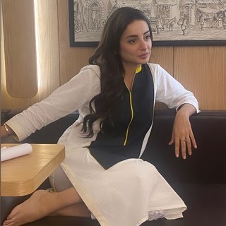 Sarwat Gilani feet photo 1