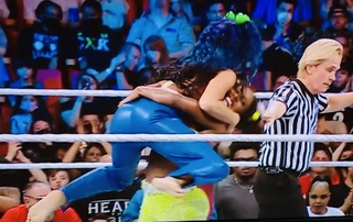 Sasha Banks feet photo thumbnail