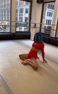 Sasha Banks feet photo thumbnail