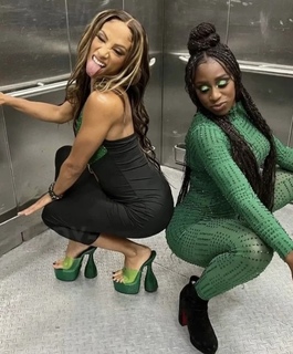 Sasha Banks feet photo thumbnail