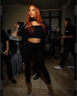 Sasha Banks feet photo thumbnail
