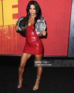 Sasha Banks feet photo thumbnail