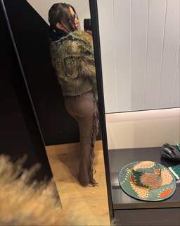 Sasha Banks feet photo thumbnail