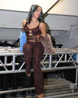 Sasha Banks feet photo thumbnail