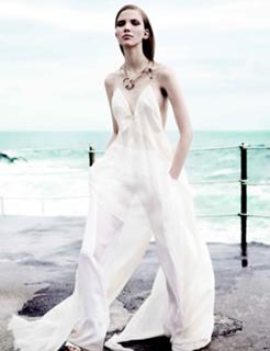 Sasha Luss feet photo thumbnail