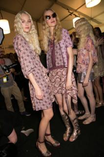 Sasha Luss feet photo thumbnail