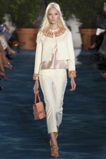 Sasha Luss feet photo thumbnail