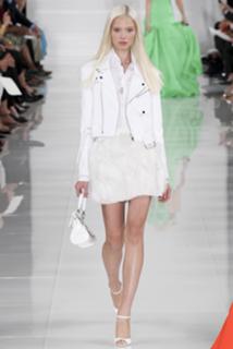 Sasha Luss feet photo thumbnail