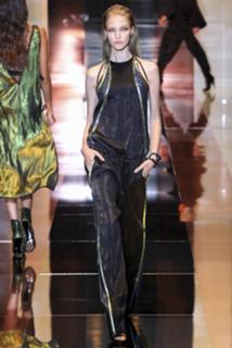 Sasha Luss feet photo thumbnail