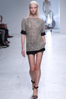 Sasha Luss feet photo thumbnail