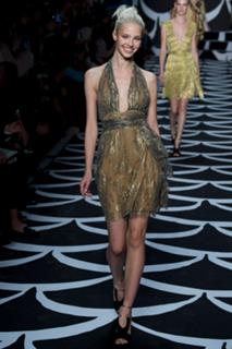 Sasha Luss feet photo thumbnail