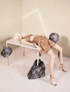 Sasha Luss feet photo thumbnail