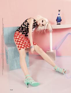 Sasha Luss feet photo thumbnail