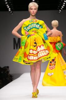 Sasha Luss feet photo thumbnail