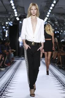 Sasha Luss feet photo thumbnail