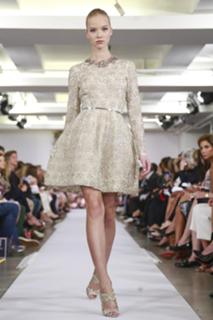 Sasha Luss feet photo thumbnail