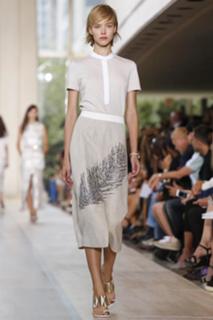 Sasha Luss feet photo thumbnail