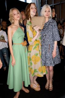 Sasha Luss feet photo thumbnail