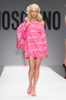 Sasha Luss feet photo thumbnail