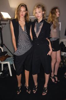 Sasha Luss feet photo thumbnail