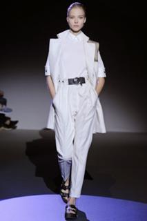 Sasha Luss feet photo thumbnail