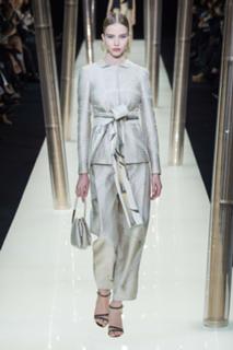 Sasha Luss feet photo thumbnail