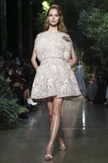 Sasha Luss feet photo thumbnail