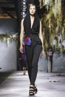 Sasha Luss feet photo thumbnail