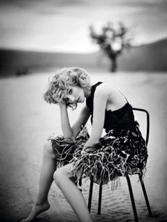 Sasha Luss feet photo thumbnail