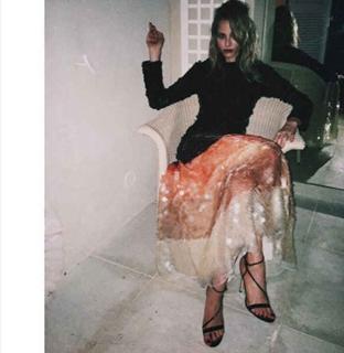 Sasha Luss feet photo thumbnail