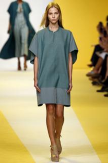 Sasha Luss feet photo thumbnail