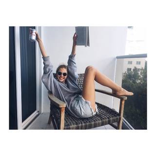 Sasha Luss feet photo thumbnail