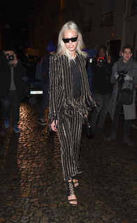 Sasha Luss feet photo thumbnail