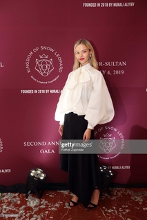 Sasha Luss feet photo thumbnail