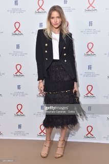 Sasha Luss feet photo thumbnail