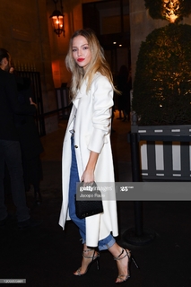 Sasha Luss feet photo thumbnail