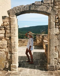 Sasha Luss feet photo thumbnail