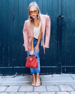 Sasha Luss feet photo thumbnail